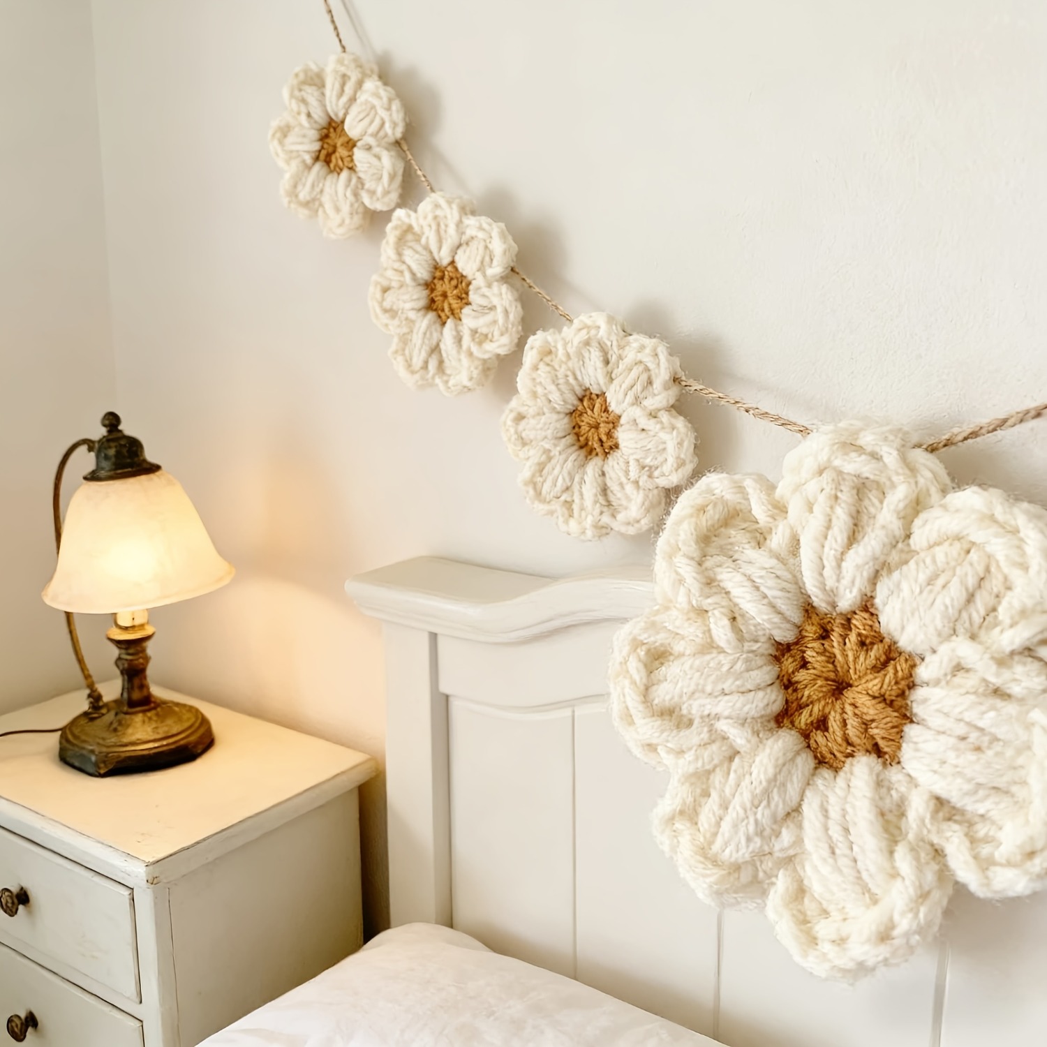 Home Decor Daisy - 8 pieces of 1.8-meter-long crochet daisy
