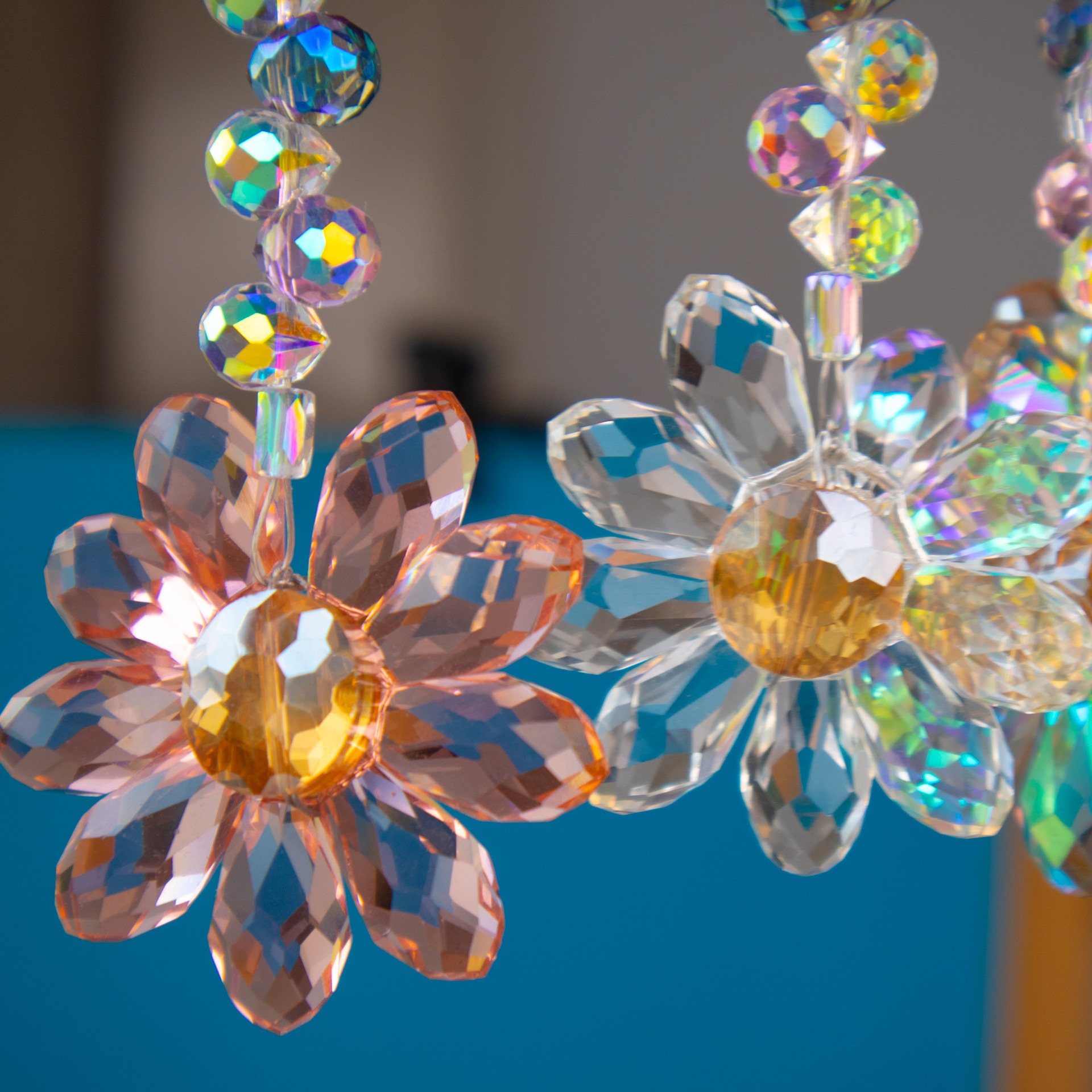 Daisy K9 Crystal Sun Catcher   - Home Decor Daisy reseña y precio