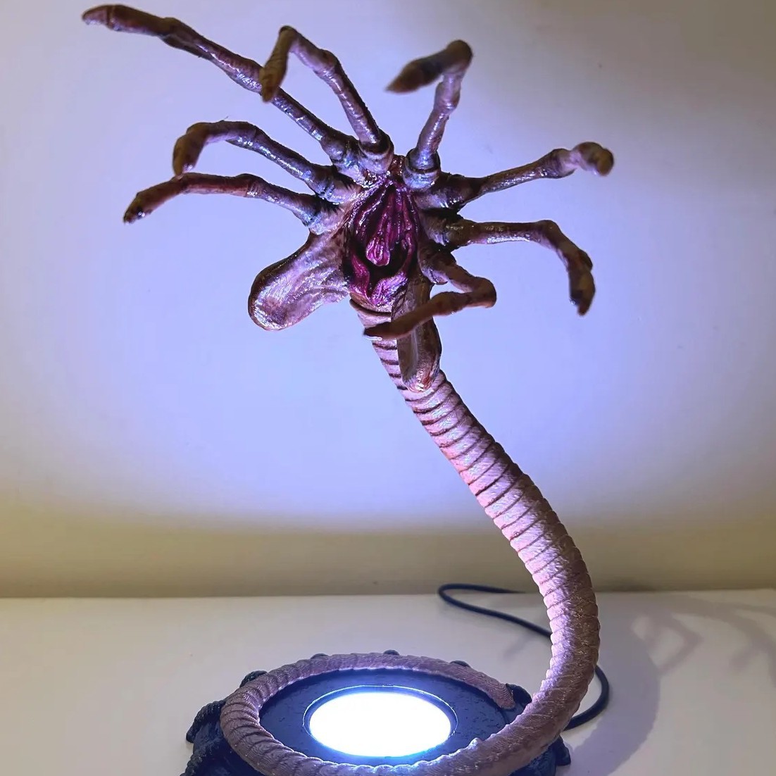 Alien Facehugger Lamp Nightlig - Home Decor Lighting reseña y precio