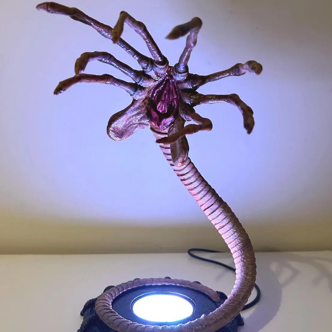 Alien Facehugger Lamp Nightlig - Home Decor Lighting reseña y precio