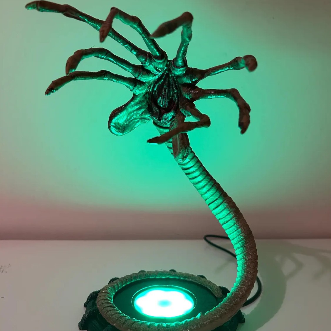 Alien Facehugger Lamp Nightlig - Home Decor Lighting reseña y precio