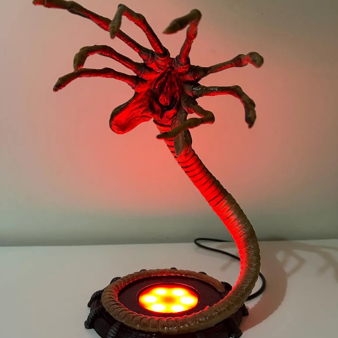 Alien Facehugger Lamp Nightlig - Home Decor Lighting reseña y precio